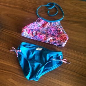 Halter top reversible bikini
